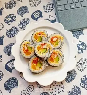 Make Pickle shrimp sushi rolls step 13