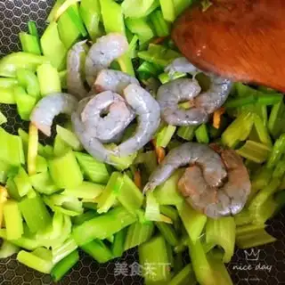 Make Celery shrimp step 4