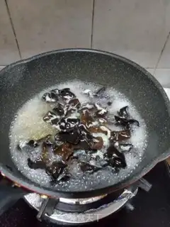 Make Soybeans with black moor step 1