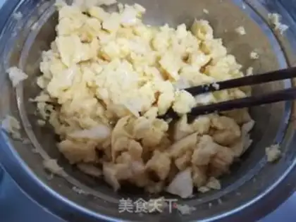Make Egg bun pizza step 2