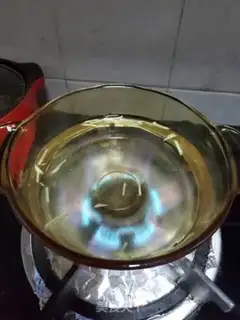 Make Eggskin pickles soup step 1