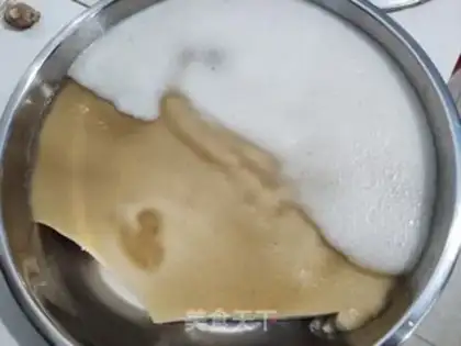 Make Coconut horse hoof cake step 15