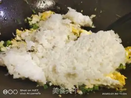 Make Onion egg fried rice step 1