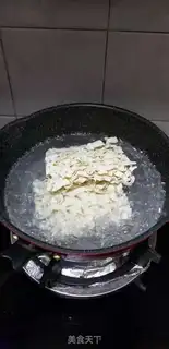 Make Hot cabbage, bouquet noodles step 3