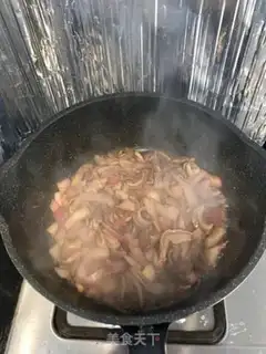 Make Onion fried pigs step 5