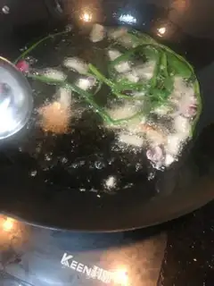 Make Cricket pigeon step 7