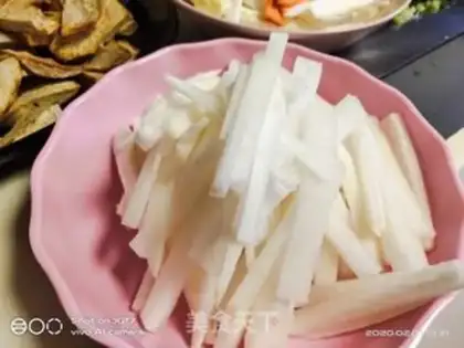 Make Five bouquets of radish step 2