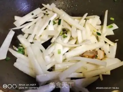Make Five bouquets of radish step 4