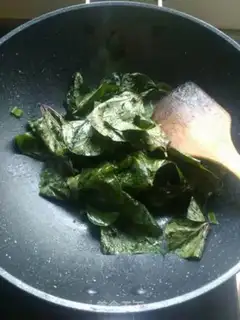 Make Doughnut shrimp sauce fried eggs step 5