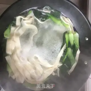 Make Simple oil noodles step 1