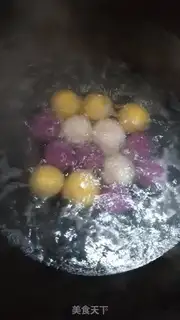 Make Colour soup round step 6