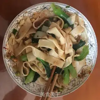 Make Simple oil noodles step 5