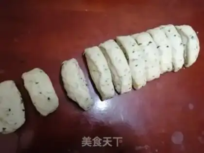 Make Hand grab cake step 3