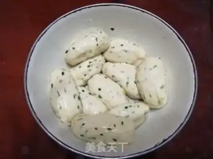 Make Hand grab cake step 5