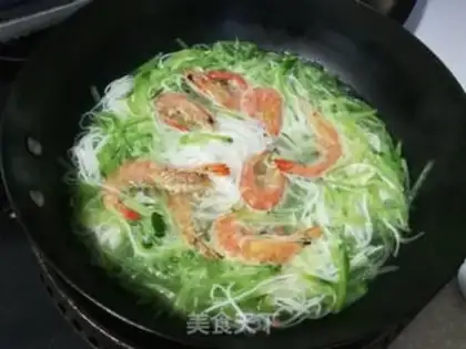 Make Roz, shrimp noodles step 4