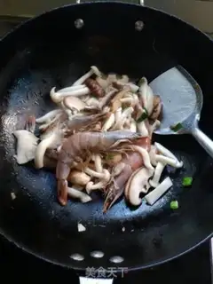 Make Shrimp mushroom soup step 5
