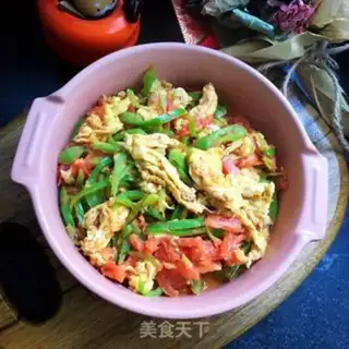 Make Pepper tomato fried eggs step 10