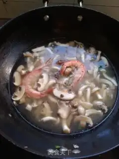 Make Shrimp mushroom soup step 7