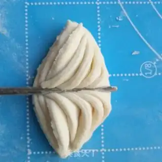 Make Heart rolls step 6