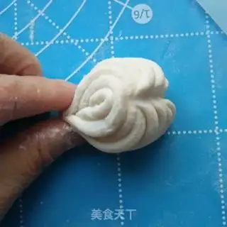 Make Heart rolls step 7