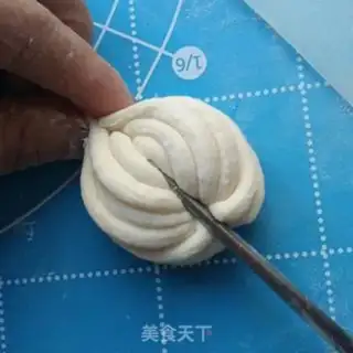Make Heart rolls step 8