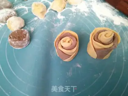 Make Coco-coffee roses step 8