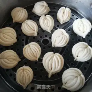 Make Heart rolls step 11
