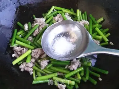 Make The meat and the garlic step 6