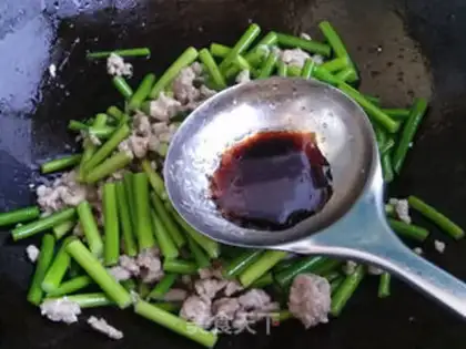 Make The meat and the garlic step 7