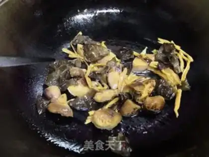 Make Cream mushrooms, quail eggs step 3