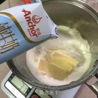 Make Salted egg yellow cookies step 1