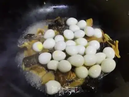 Make Cream mushrooms, quail eggs step 5