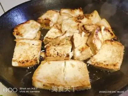 Make Onion bean sauce and tofu step 3