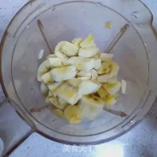 Make Apple banana shake step 2