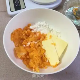 Make Salted egg yellow cookies step 4