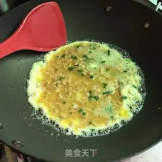 Make radish fried eggs step 4