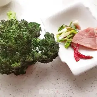 Make Fried broccoli step 0