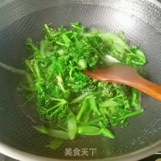Make Fried broccoli step 1