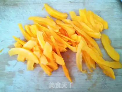 Make Milk pumpkin sesame pie step 1