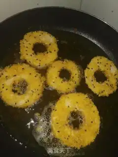 Make Cricket apple ring step 6