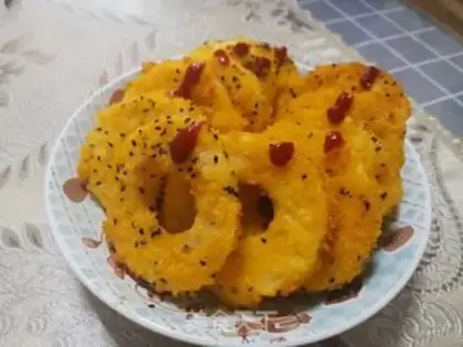 Make Cricket apple ring step 7