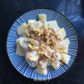 Make Apple walnut yogurt step 5
