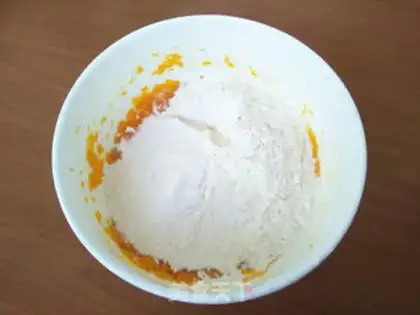 Make Milk pumpkin sesame pie step 4