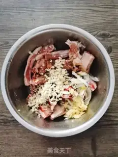 Make Garlic lamb chops step 1