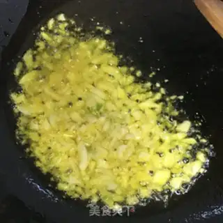 Make Garlic sauce step 3