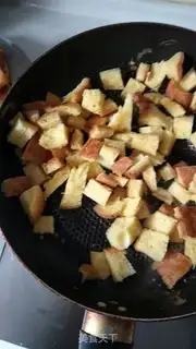 Make Toast eggs step 2