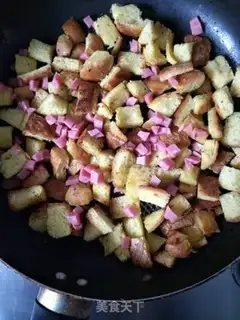 Make Toast eggs step 3