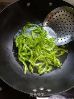 Make Eggs and guacamole step 2