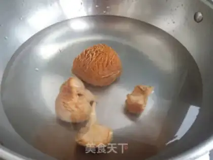 Make Pork monkeys and mushrooms step 4