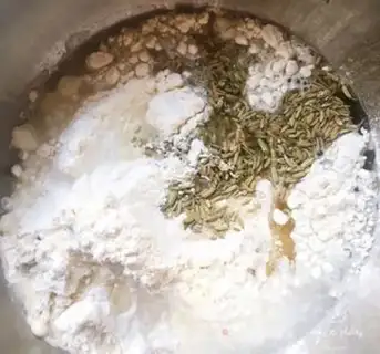 Make Spicy oil step 0